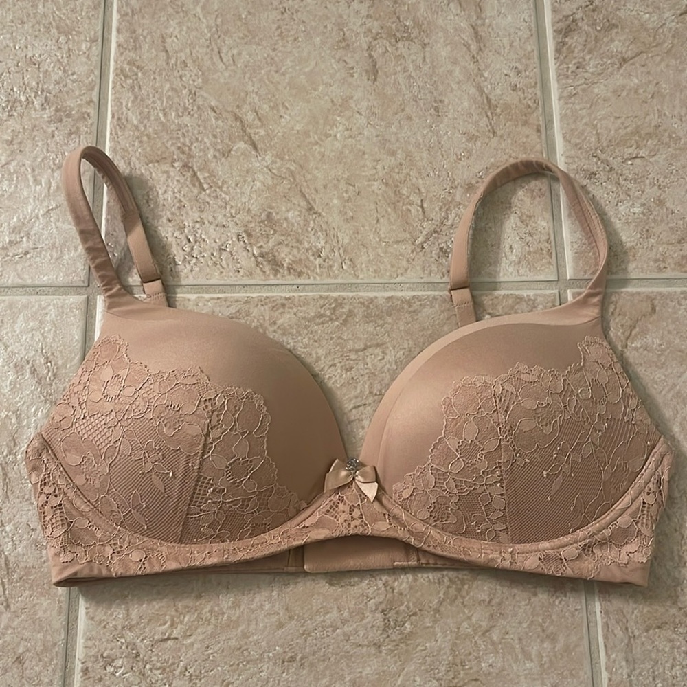 Like new VS body by Victoria bra